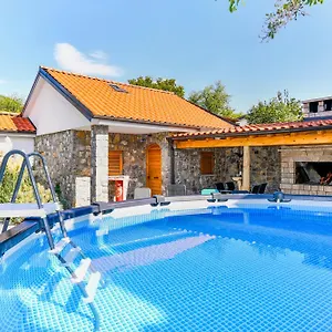 Lavanda Sa Bazenom I Okucnicom 4* Appartamento Hreljin